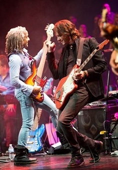 Rick Springfield performs at Education Foundation's benefit concert